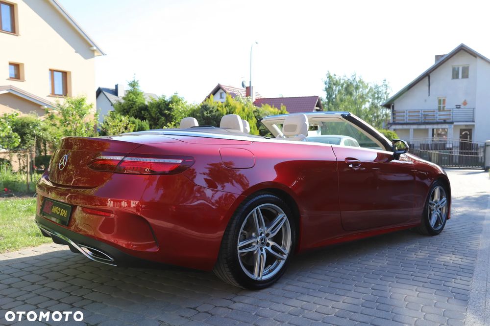 Mercedes-Benz Klasa E 400 4-Matic 9G-TRONIC - 19