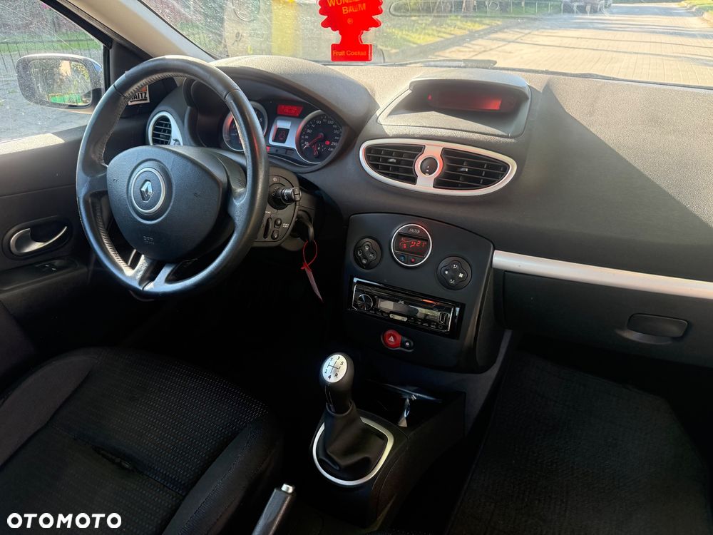 Renault Clio 1.6i 16V - 6