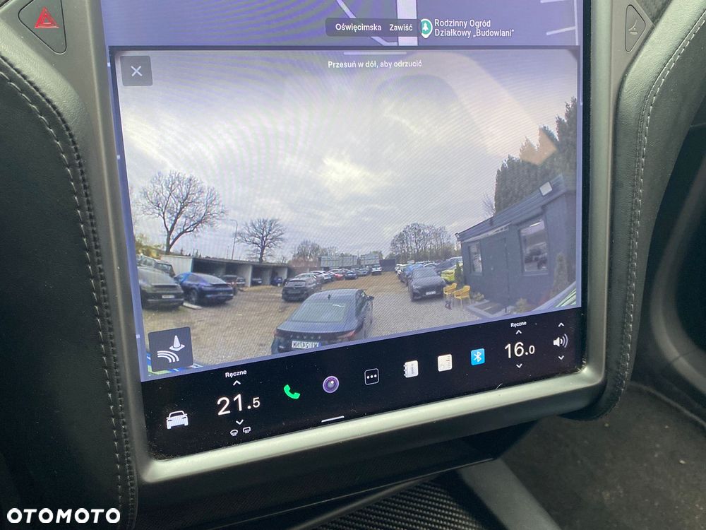 Tesla Model X - 21