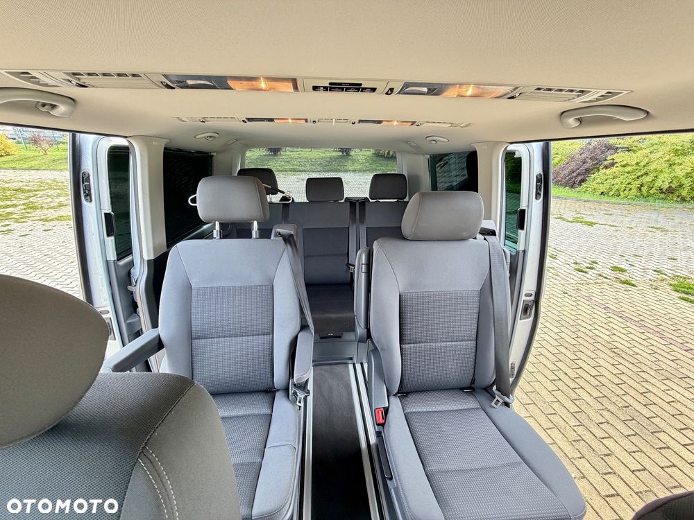 Volkswagen Multivan - 13