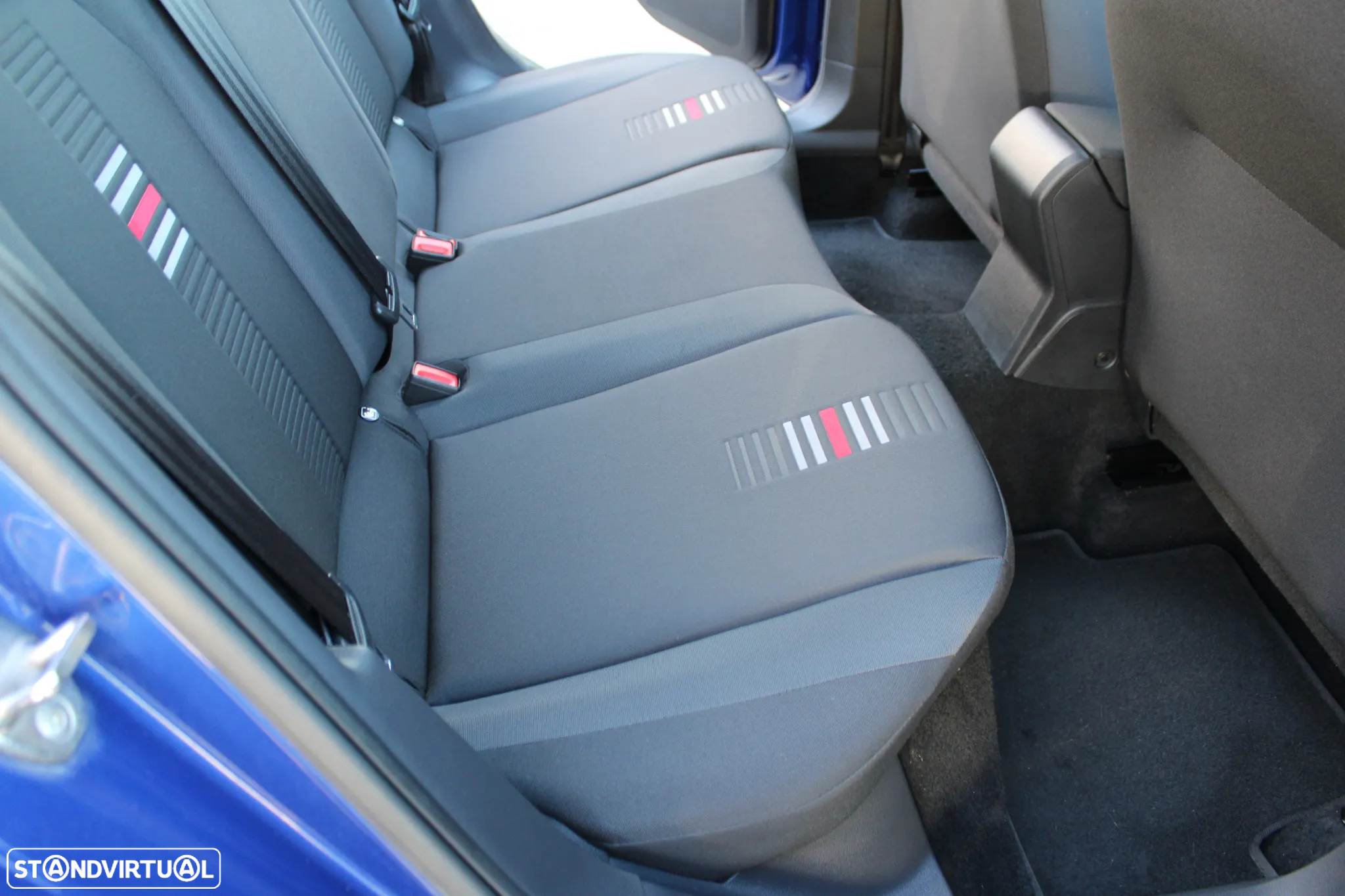 SEAT Arona 1.0 TSI FR - 44