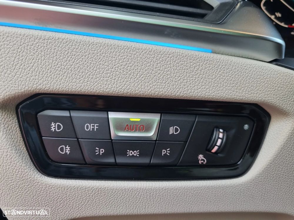 BMW 320 e Line Luxury Auto - 44