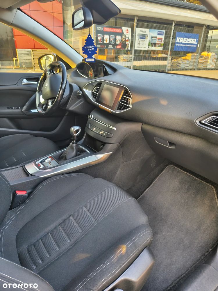 Peugeot 308 125 THP Allure - 6