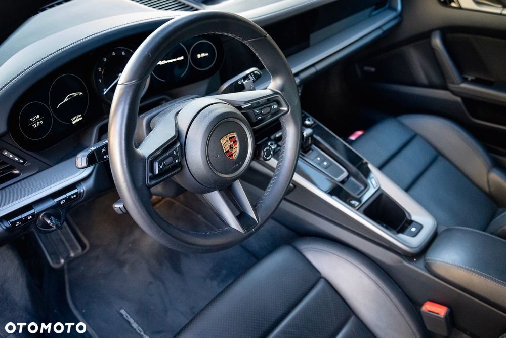 Porsche 911 Carrera 4S - 10