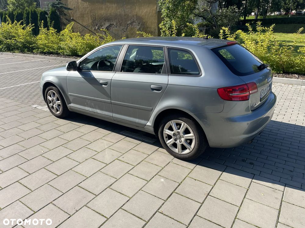 Audi A3 Sportback 1.6 Ambiente S tronic - 4