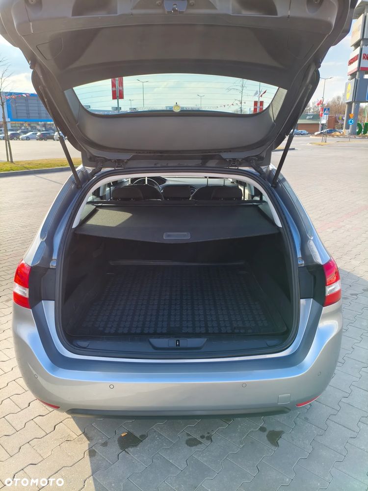 Peugeot 308 1.2 PureTech Allure S&S - 18