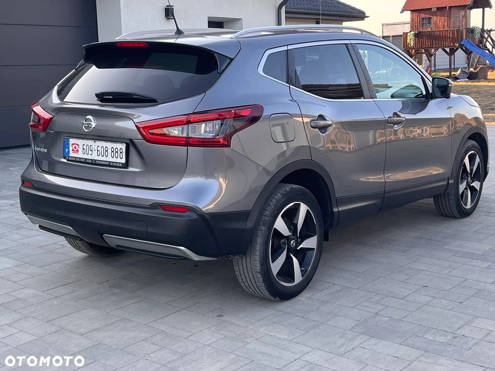Nissan Qashqai 1.6 dCi Xtronic TEKNA+ - 4