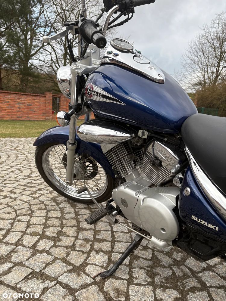Suzuki Intruder - 5