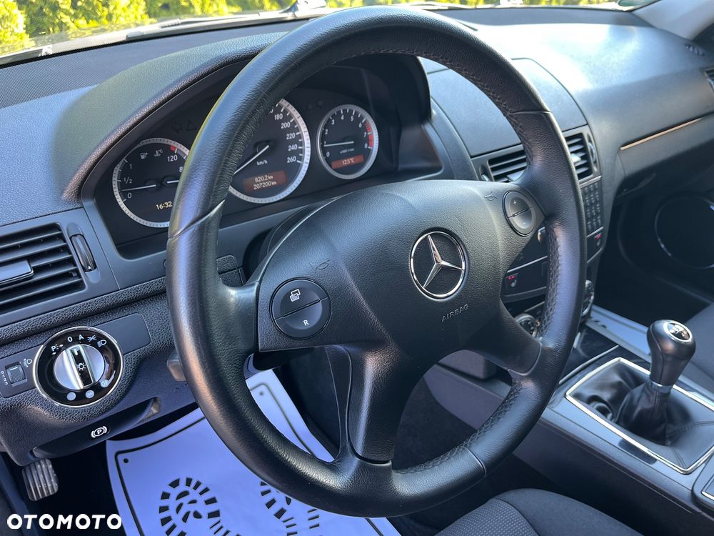 Mercedes-Benz Klasa C 180 Kompressor BlueEFFICIENCY - 20