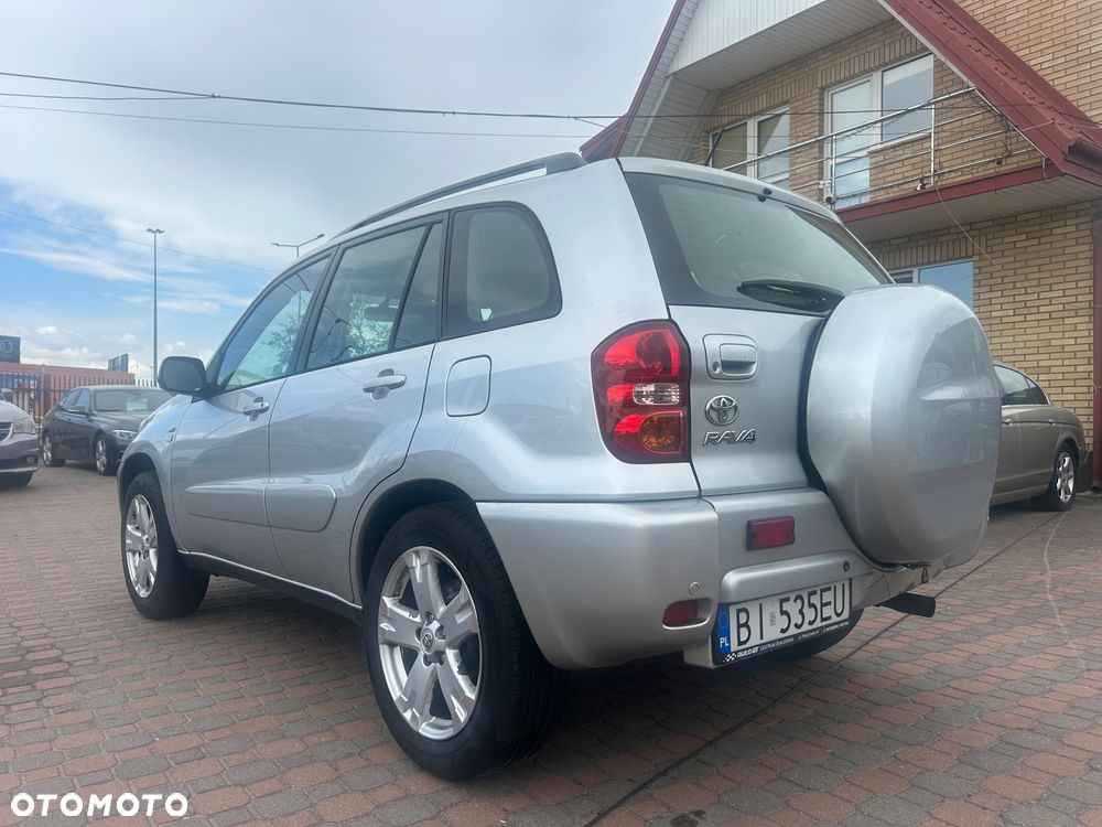 Toyota RAV4 1.8 VVT-i 4x2 - 4
