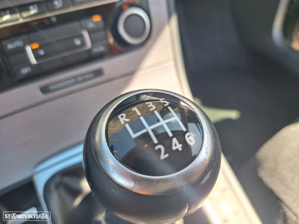 VW Passat Variant 1.6 TDI Edition Con.BM - 26