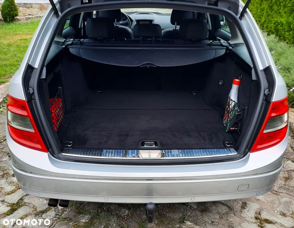 Mercedes-Benz Klasa C 180 T Kompressor Automatik BlueEFFICIENCY Avantgarde - 19