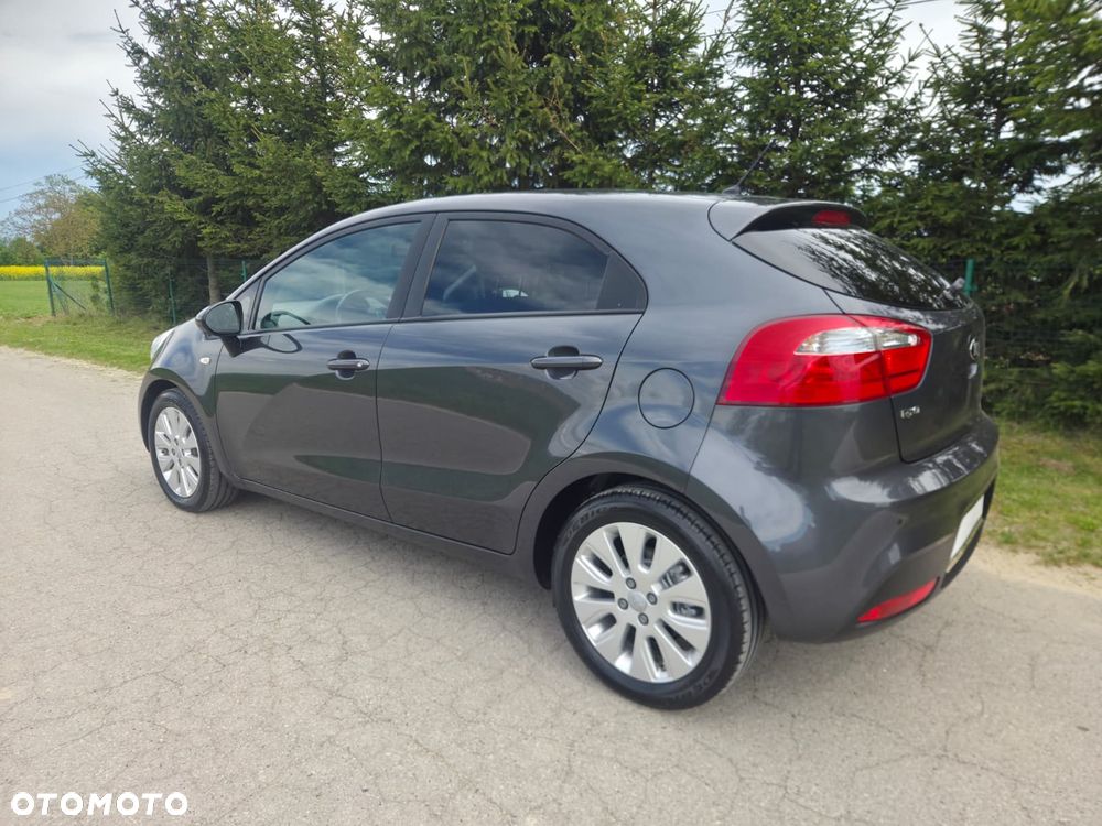 Kia Rio 1.2 L - 9