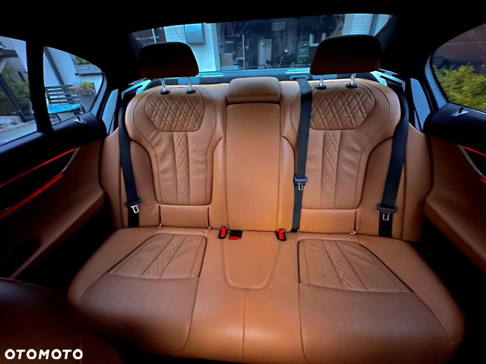 BMW Seria 7 740d xDrive - 25