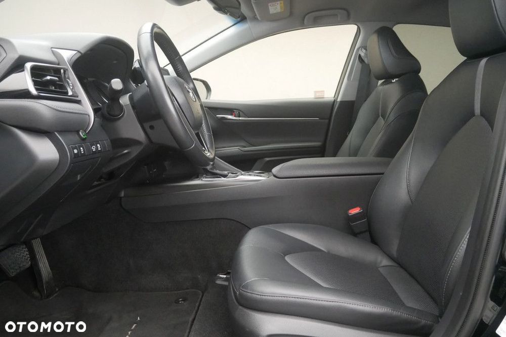 Toyota Camry 2.5 Hybrid Comfort CVT - 12