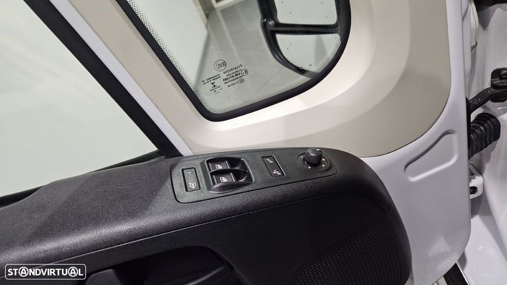 Citroën Jumper 33 L2H2 S&S Shine - 11