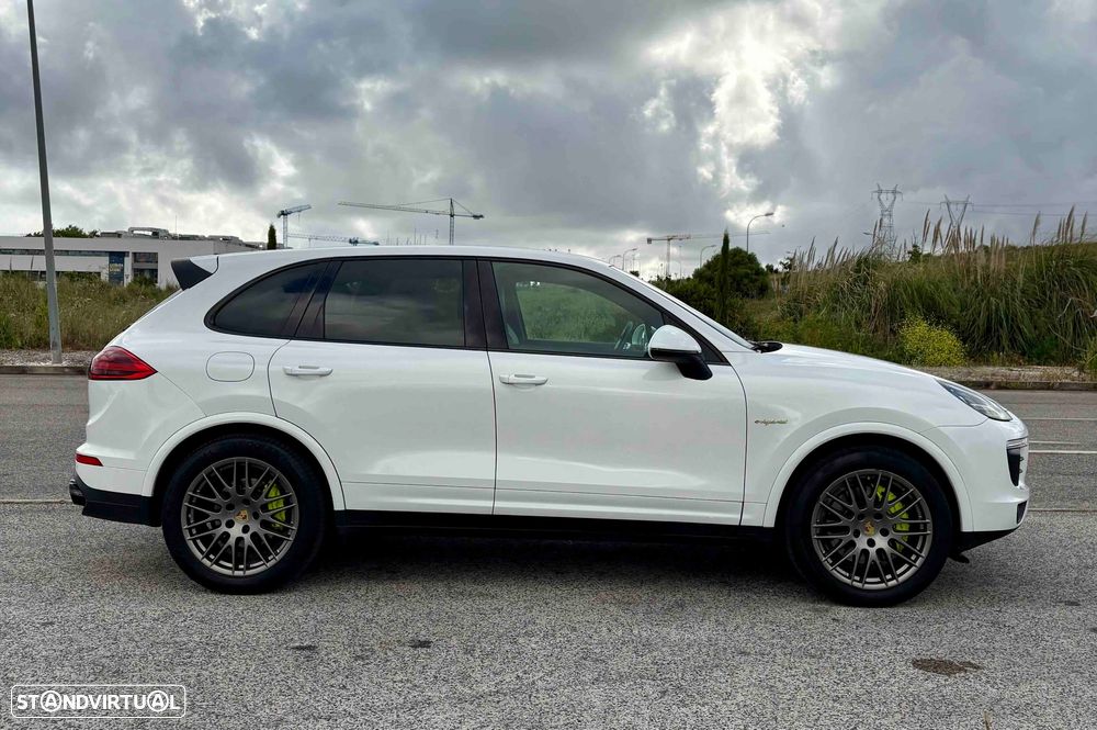 Porsche Cayenne S E-Hybrid - 8