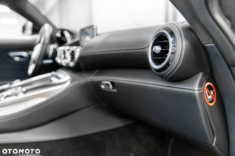 Mercedes-Benz AMG GT S Speedshift 7G-DCT - 38