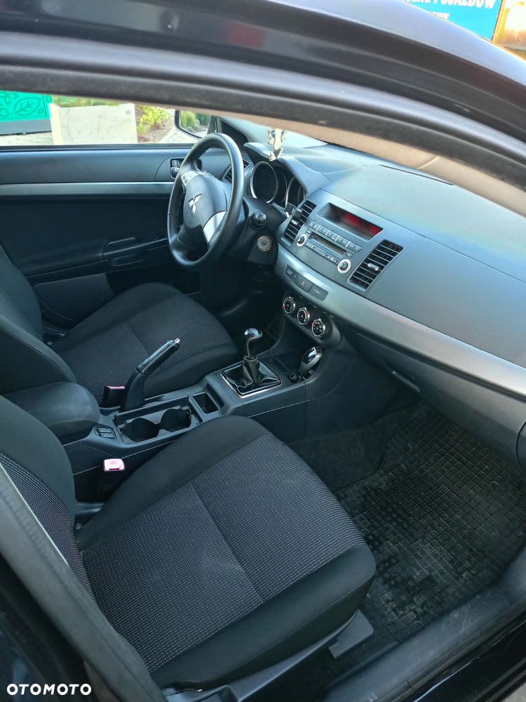 Mitsubishi Lancer 2012 photo 5