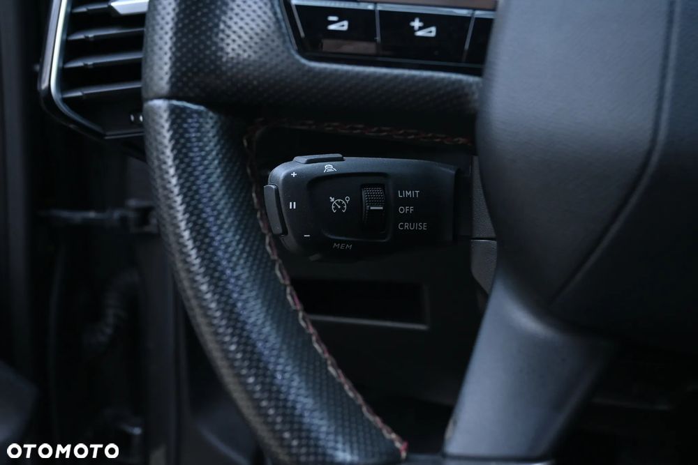 Citroën DS7 Crossback BlueHDI 180 PERFORMANCE LINE - 31