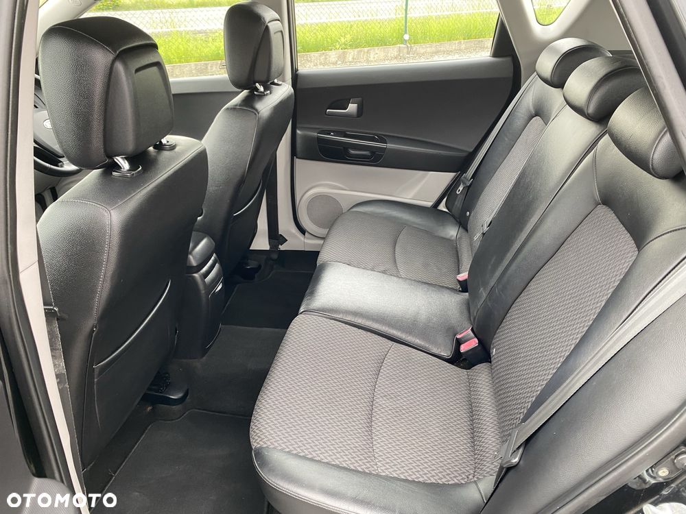 Kia Ceed - 8