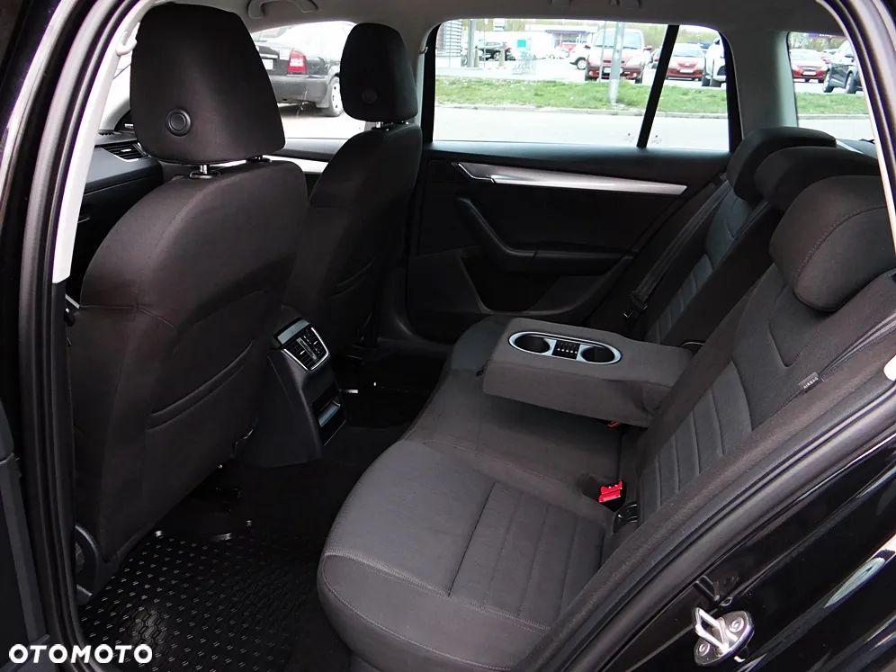 Skoda Octavia 1.8 TSI 4x4 DSG Style - 37