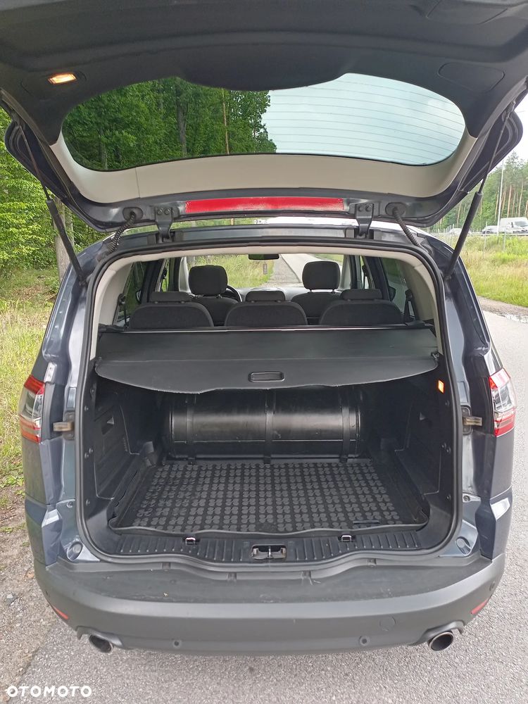 Ford S-Max - 14