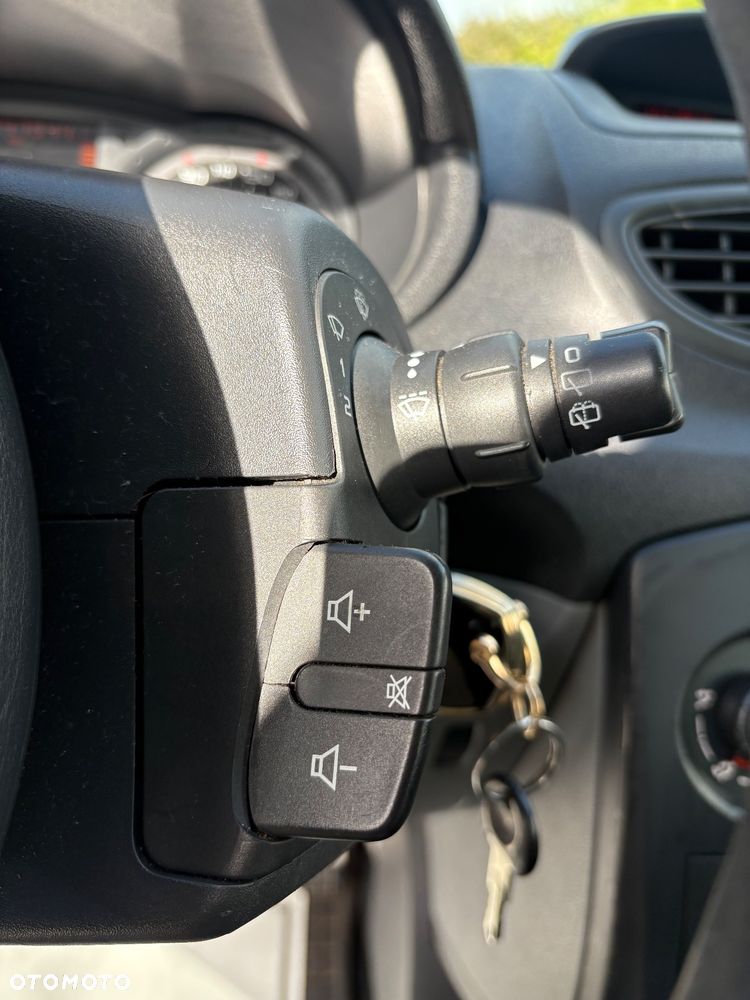 Renault Clio 1.2 16V Expression - 32