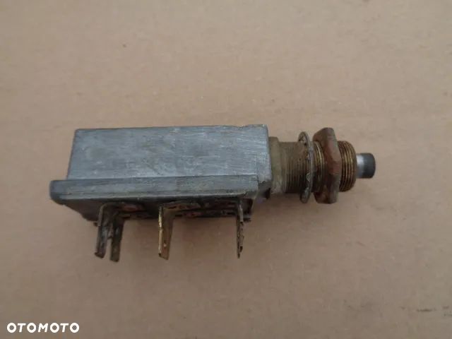 Czujnik stop Case 5130 - 1
