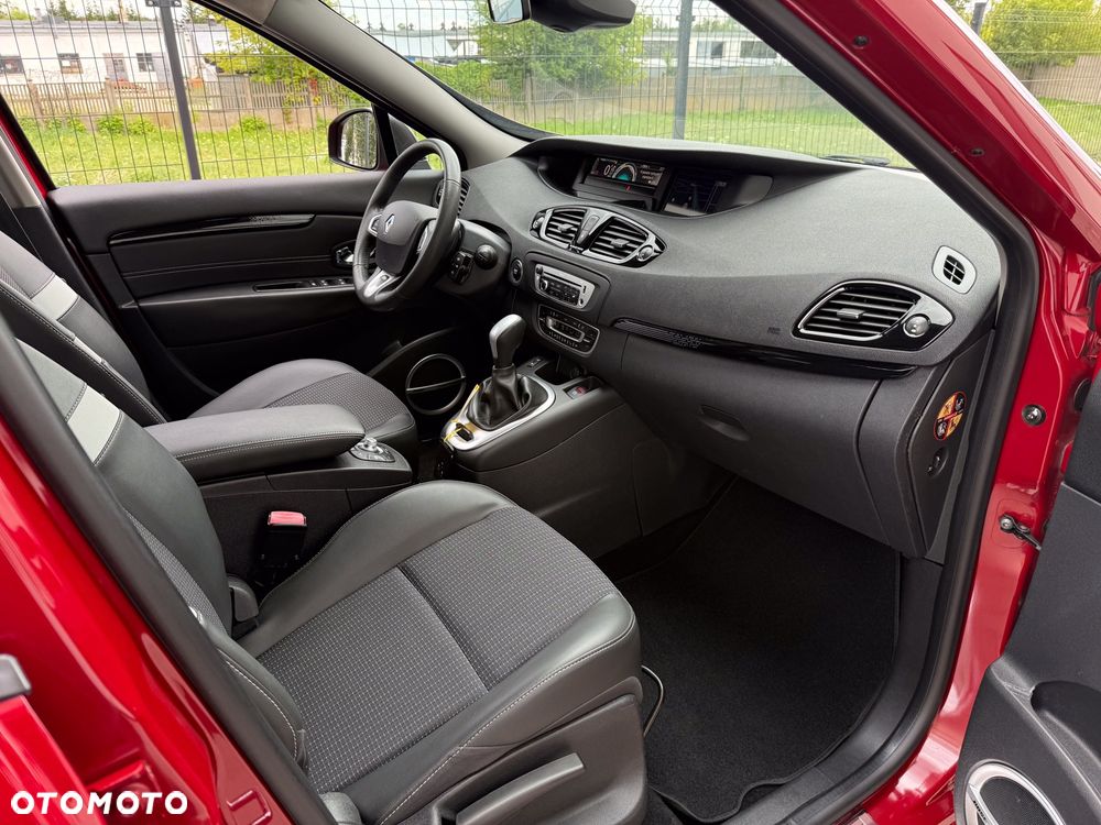 Renault Grand Scenic 2.0 16V 140 CVT Bose Edition - 23