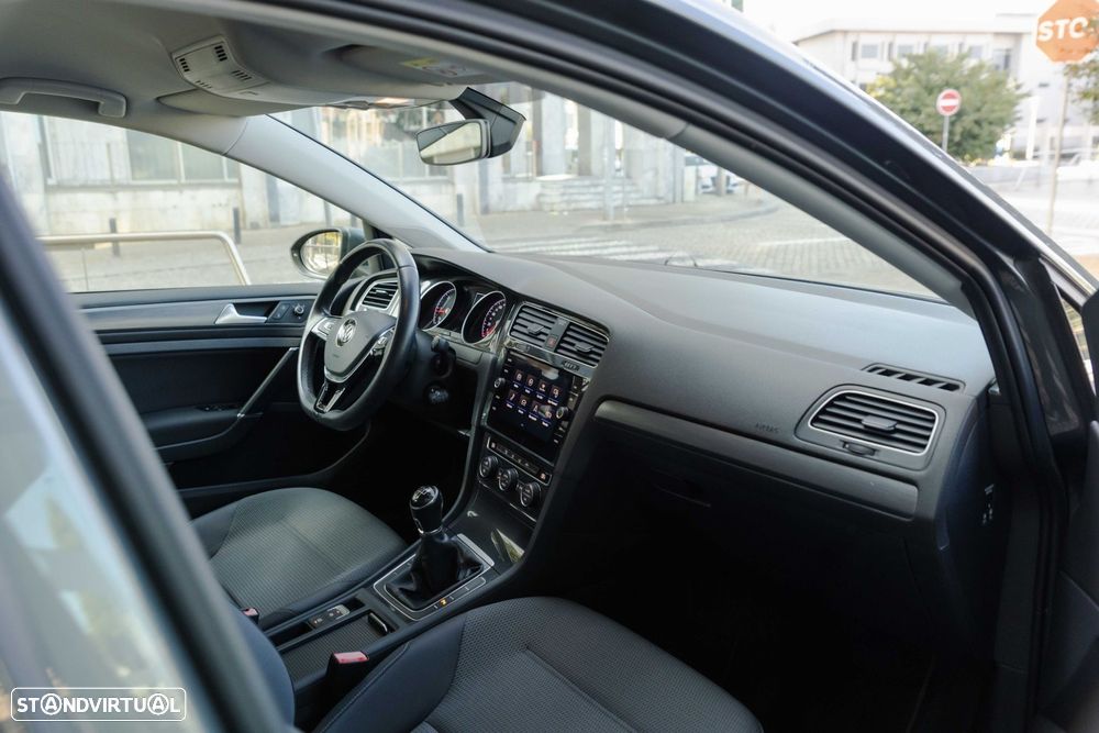 VW Golf Variant 1.6 TDi Confortline - 20