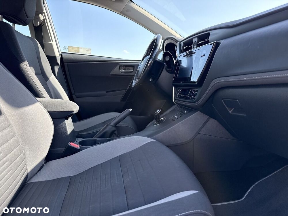 Toyota Auris Hybrid 135 Premium - 9