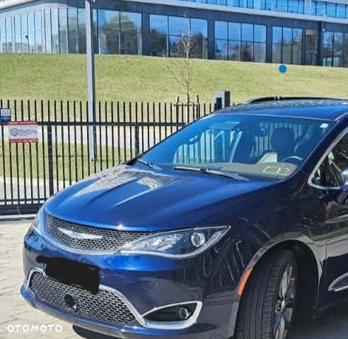 Chrysler Pacifica - 3