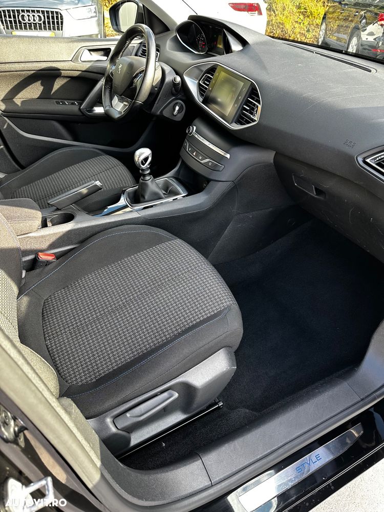 Peugeot 308 - 16