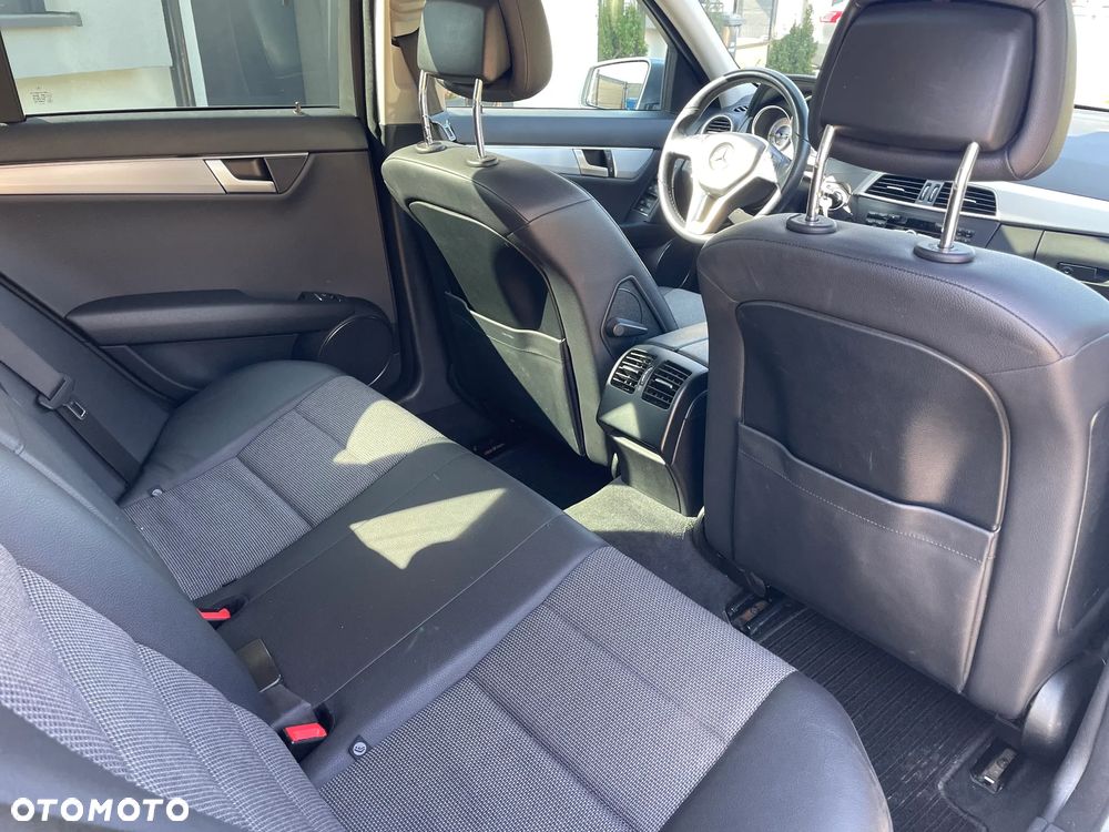 Mercedes-Benz Klasa C 180 (BlueEFFICIENCY) 7G-TRONIC Avantgarde - 16