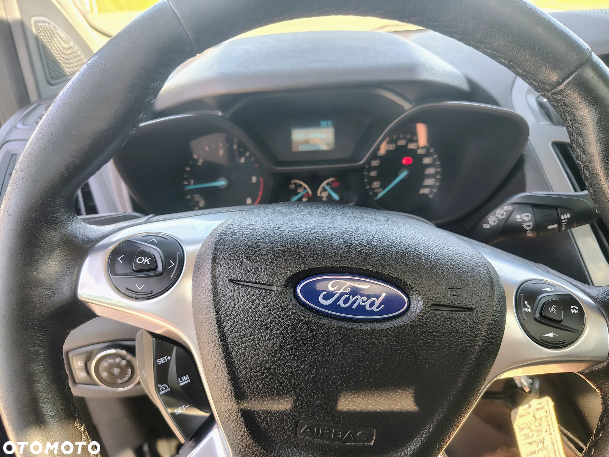 Ford Tourneo Connect Grand - 14