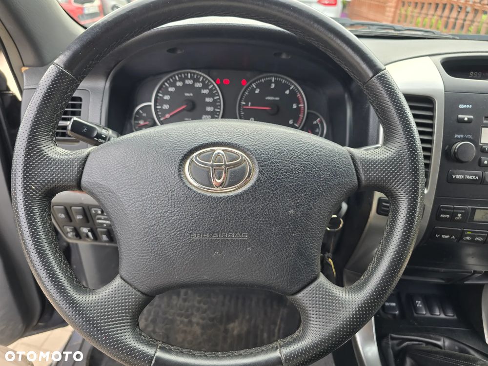 Toyota Land Cruiser - 27