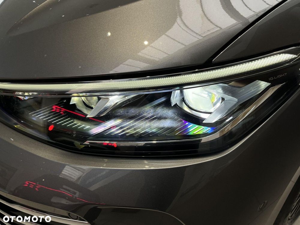 Volkswagen Passat - 10