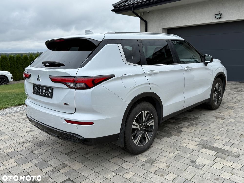 Mitsubishi Outlander 2.4 4WD CVT Intense - 6