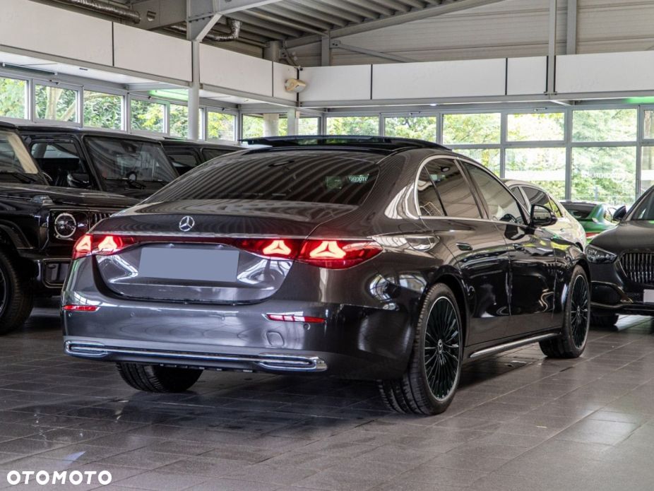 Mercedes-Benz Klasa E 220 d mHEV 4-Matic Exclusive 9G-Tronic - 3