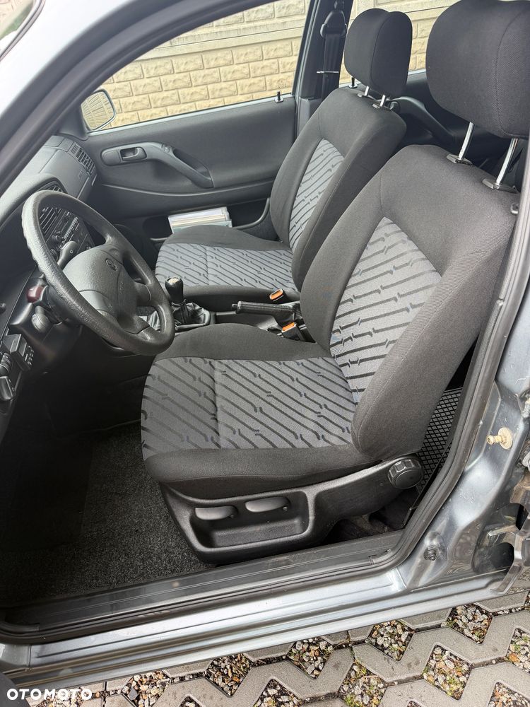 Volkswagen Passat - 14