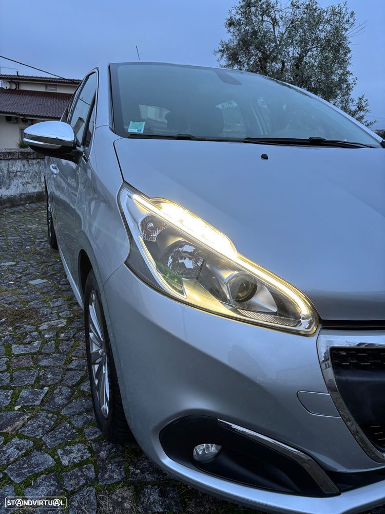 Peugeot 208 1.2 PureTech Allure - 11
