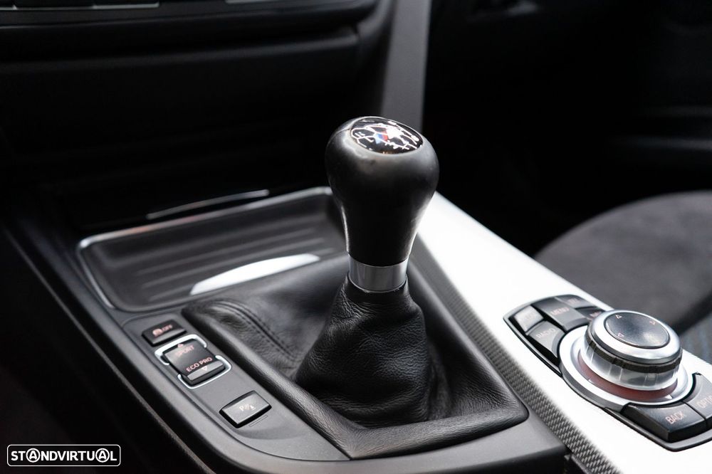 BMW 320 d Pack M - 37