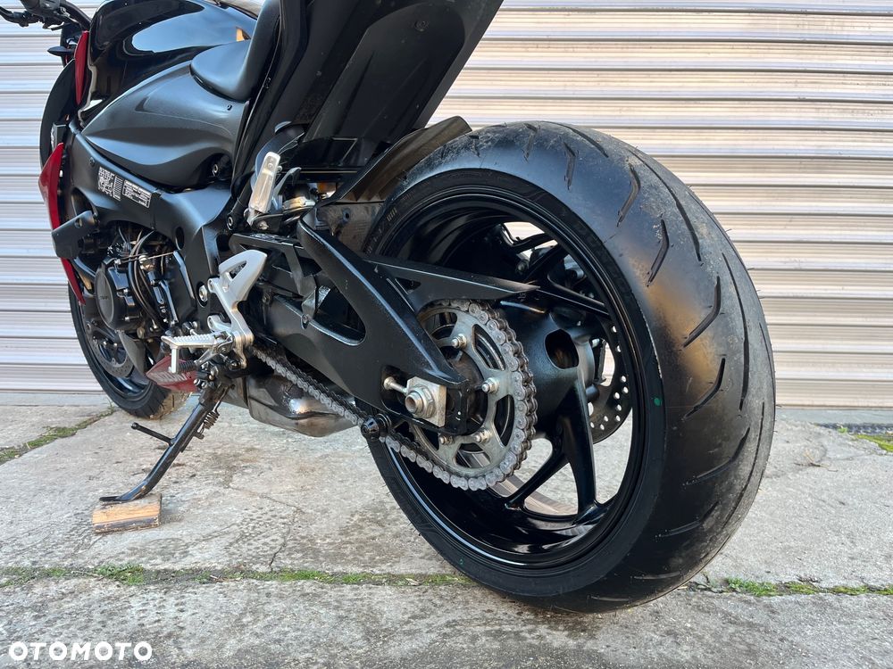 Suzuki GSX 1000 - 15