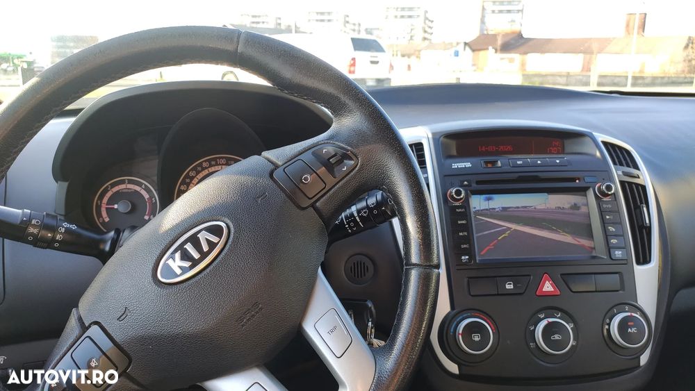 Kia Ceed 1.6 CRDi 90 Spirit - 4