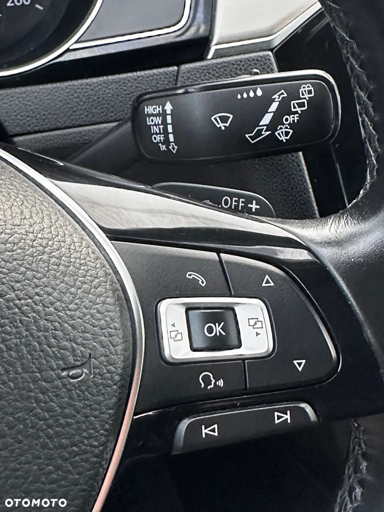 Volkswagen Passat Variant 2.0 TDI SCR 4Motion DSG Highline - 33