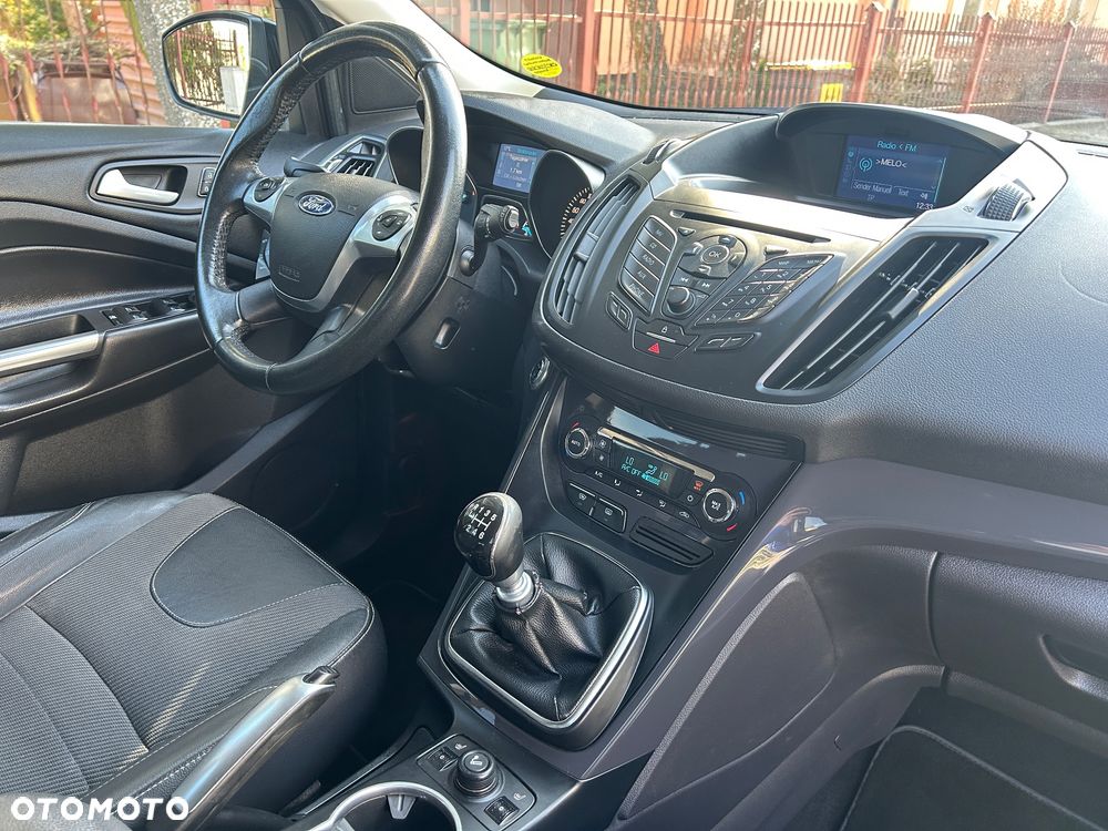 Ford Kuga 2.0 TDCi 2x4 Titanium - 24