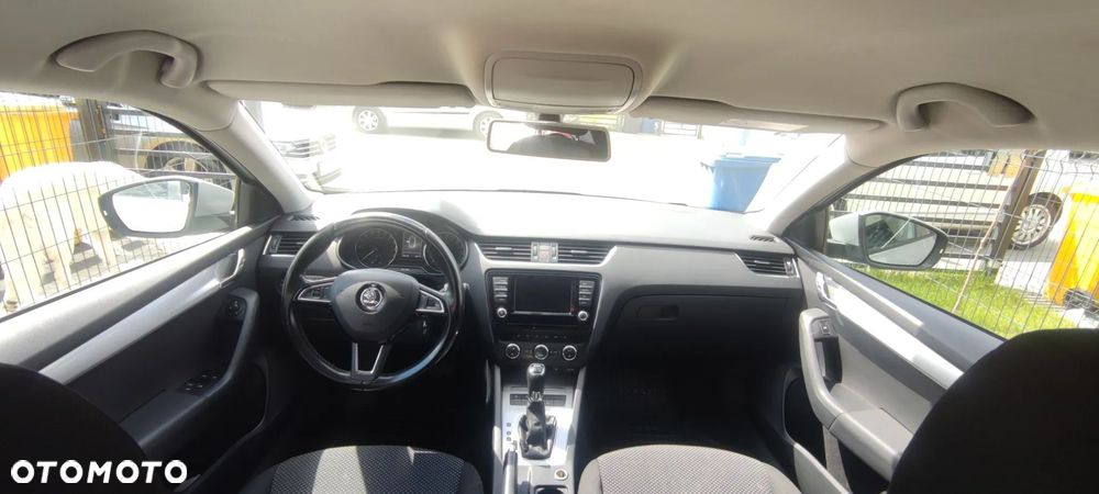 Skoda Octavia 1.6 TDI Ambition DSG - 11