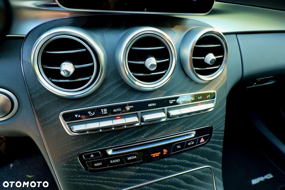 Mercedes-Benz Klasa C 200 4-Matic 9G-TRONIC - 26