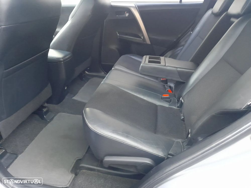 Toyota RAV4 2.0 D-4D Comfort+P.Sport - 12